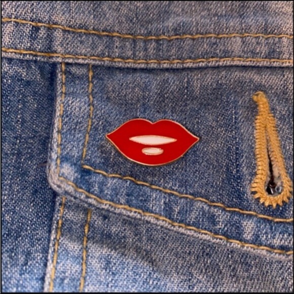 Tidy Red Lips - Picture 2 of 5